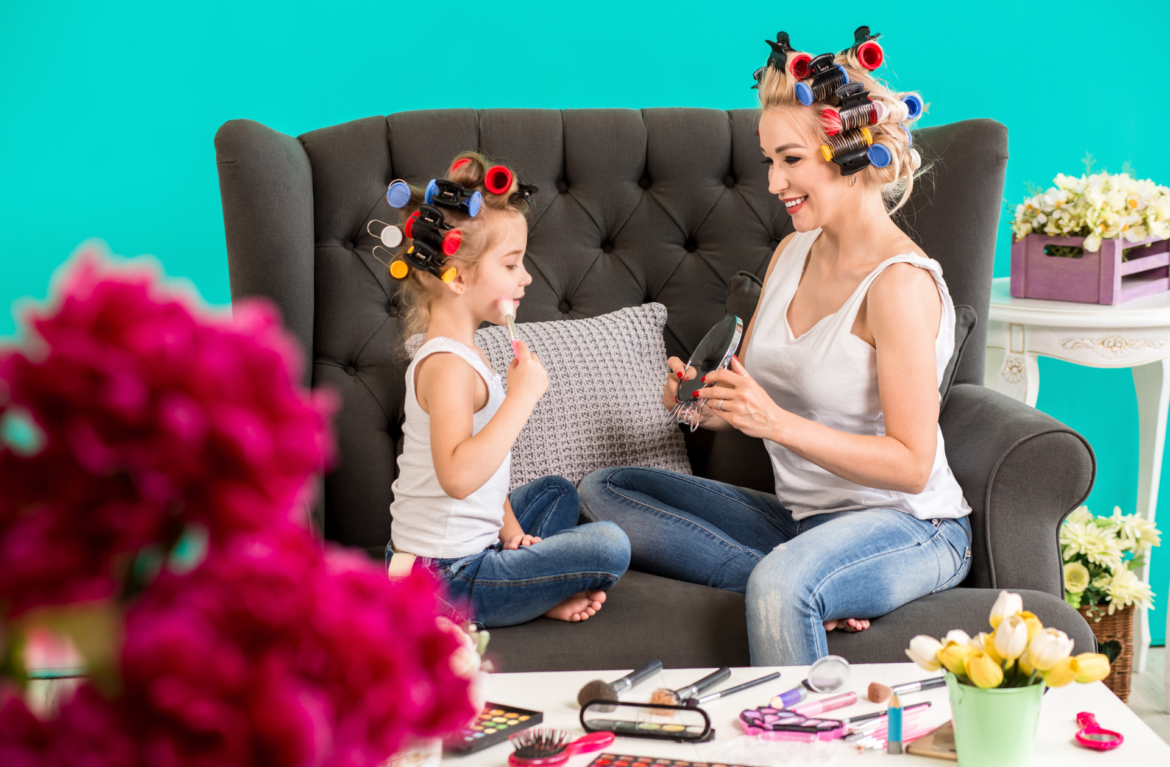 Hra detí nielen medzi sebou, ale s dospelými, je kľúčom k rozvoju mozgu.