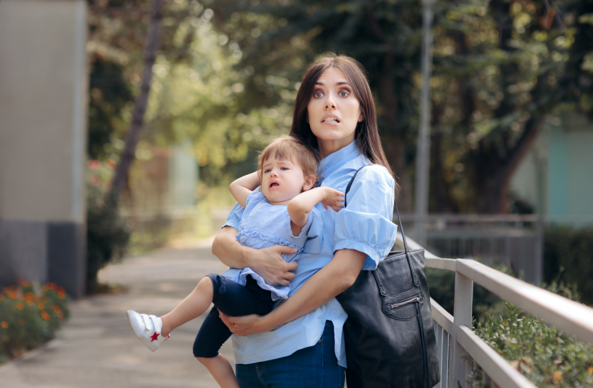Ako naučiť malé deti zvládať veľké emócie v 3 krokoch